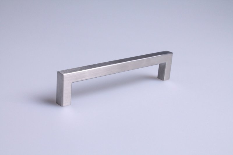 GREEP RVS 304 VIERKANT 10MM TUBE 128MM H = 30MM