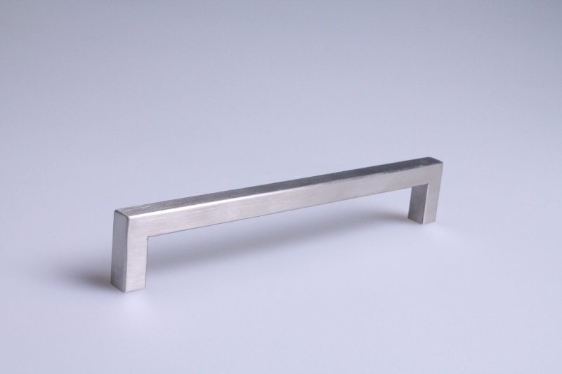 GREEP RVS 304 VIERKANT 10MM TUBE 160MM H = 30MM