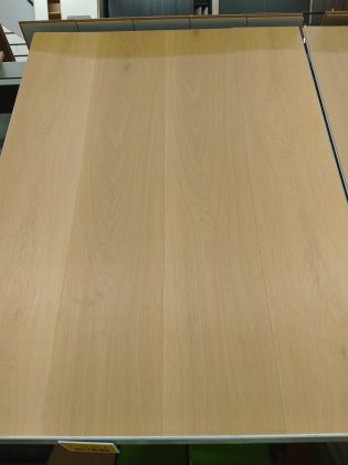 Rigid vinyl vloer HYGGE met ondervloer 1220 x 228 x 5 mm