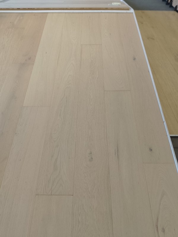 °Neutral Oak1-strip Accent Peall White Extra Matt Bevel 4S Brushed 2200x220x13.5mm