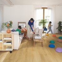Quickstep LVT Bloom Geborstelde eik honing Natural 6mm